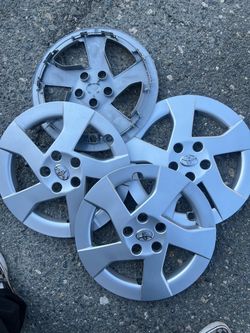 Toyota OEM hub caps