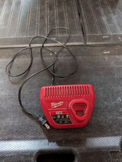 Milwaukee M12 Charger