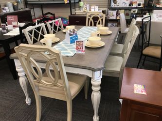 50% off, 7 pc Dining Room Set ( extendable table)