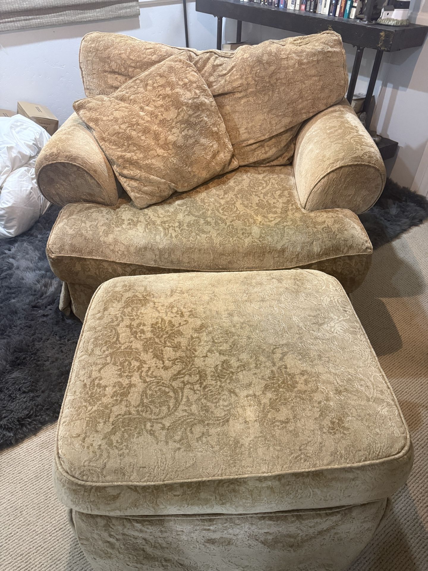 Oversized/overstuffed Lounging Chair And Ottoman