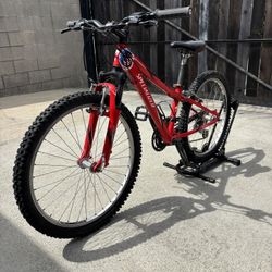 Specialized hard tail mountain bike