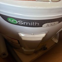 New 28 gallon electric water heater pickup new braunfels