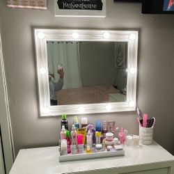 MAKEUP VANITY & MIRRORFOR SALE