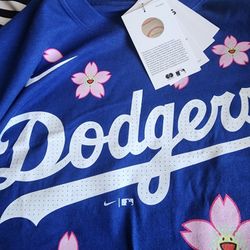 DOGER MURAKAMI Medium 