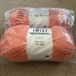Colar Orange Big Twist Plush Yarn