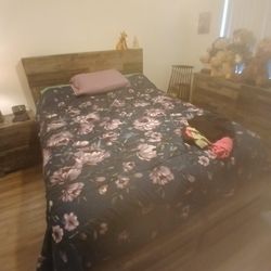 queen bed with 2 captain drawers underneath