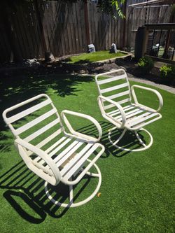 White Metal Patio Swivel Chairs Set of 2