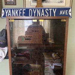 Really Nice Quality Metal New York Yankees Dynasty Avenue Street Sign
