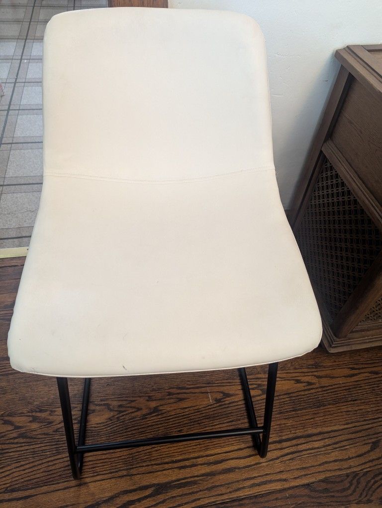 Dining Chair (24" Seat Height)