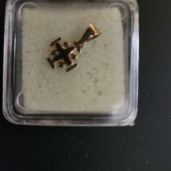 18k Yellow Gold Jerusalem Cross Pendant 