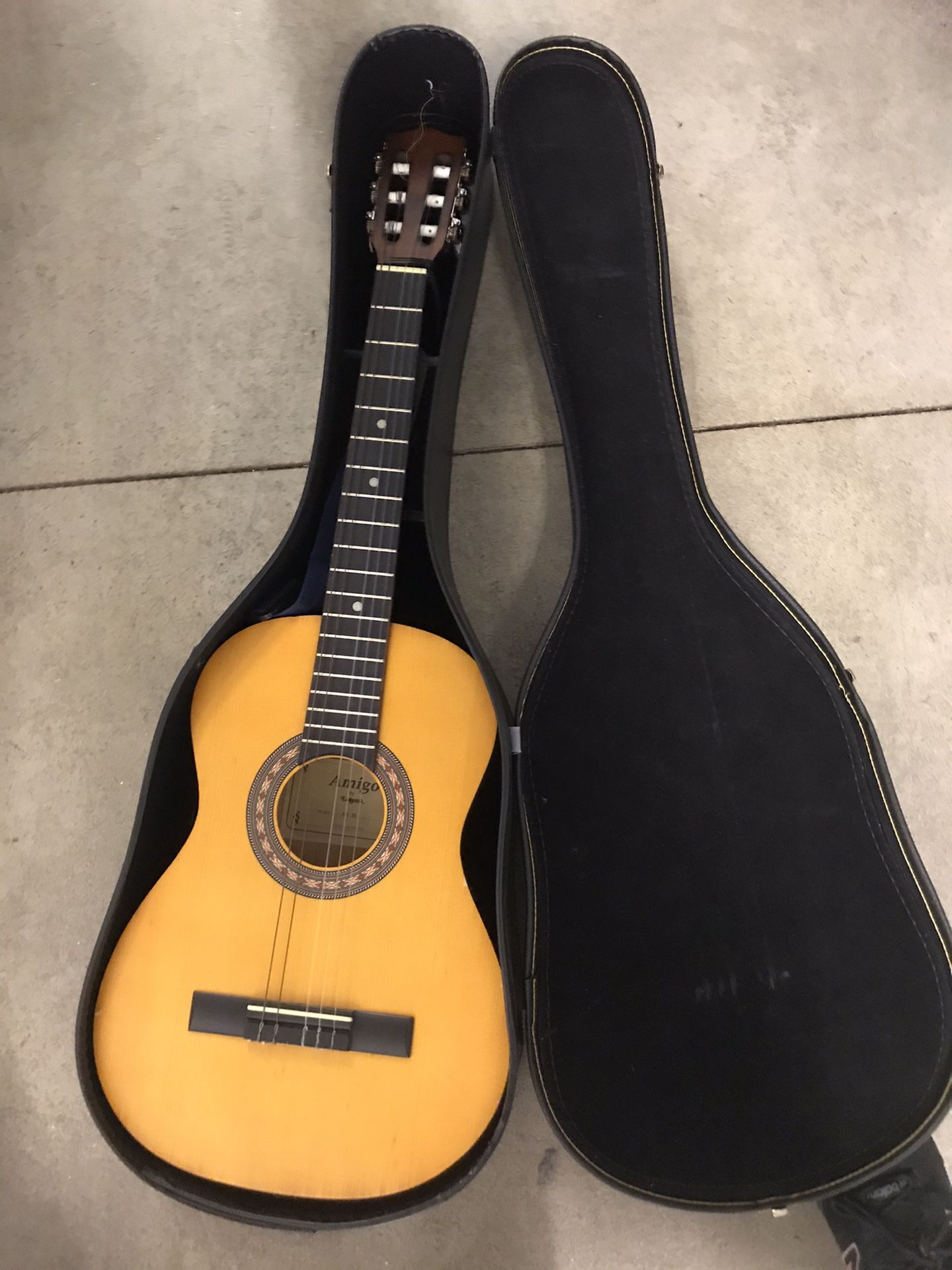 Child’s Acoustic Guitar With Case