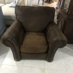 Cozy Brown Suede armchair In Great Condition FREE Local Delivery 🚚 
