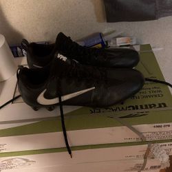 Nike Vapor Untouchable Pro football cleat Size 13