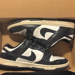 Size 8.5 Nike Panda Dunks With Box