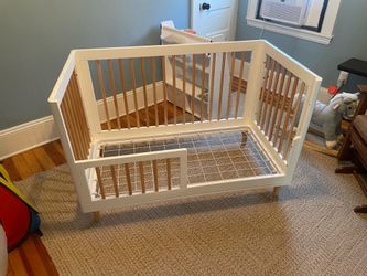 Crate and Barrel Babyletto Lolly 3-in-1 Convertible Crib – White & Natural Wood – Excellent Condition