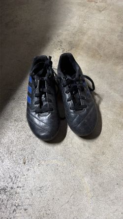 Soccer shoes kids