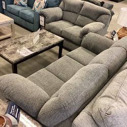 Allmaxx Sofa and Loveseat