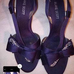 New, Fabulous Evening Heels 2 1/2". Purple With Bow & Diamond Accents. 
