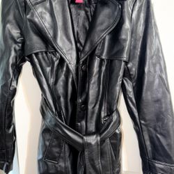 **ACCEPTING OFFERS** Vince Camuto (US) Camuto Faux Fur Collar Leather Black Jacket Size Small