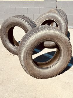 4 Matching Truck Tires Off Dodge Ram 2500