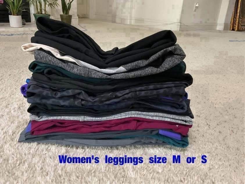 Women's leggings ( size M or S) - $5 each