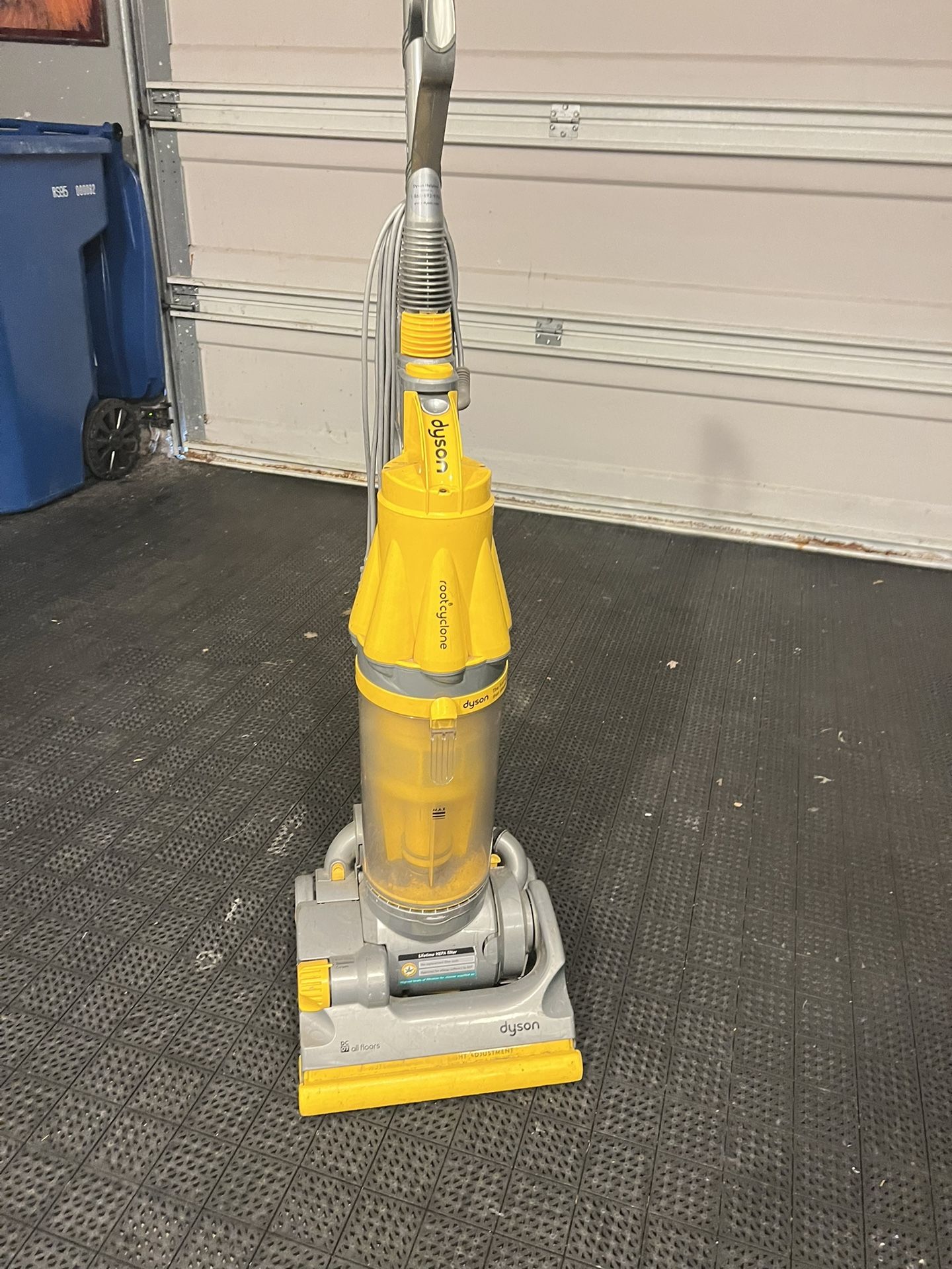 Dyson Vacuum - Cyclonic Action