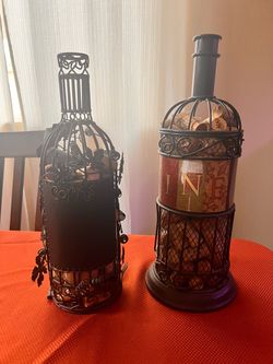 2 Wine cork decor
