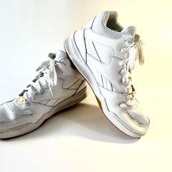 Men’s Reebok Sneakers Athletic Shoes Size 9.5   Great used condition, nice pair of sneakers!  9.5 USA, 8.5 UK, 42.5 EUR.  732