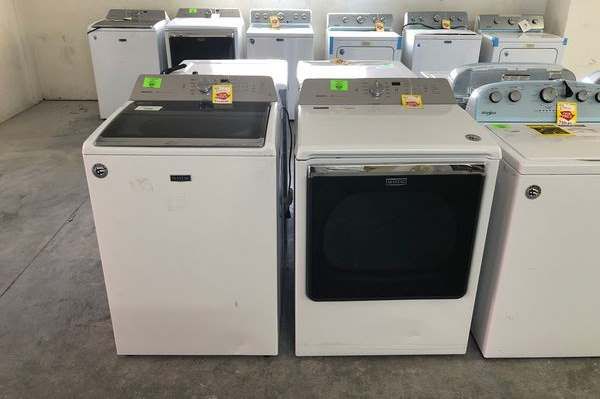 Maytag washer dryer set 0