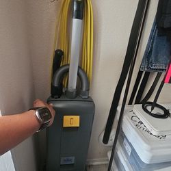 Commercial Vaccum- Windsor Sensor  S12