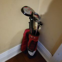 Zevo Shortest Golf Clubs for Children, 3 pcs Right Handed With Matching Golf Bag