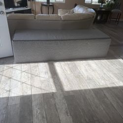 Mueble Cerrado para cuarto ( Ottoman)