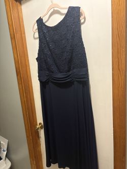  Title: Elegant Navy Blue Lace & Chiffon Dress – Size 20 – $20