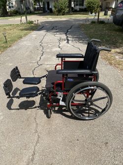 Invacare/9000xt wheel chair