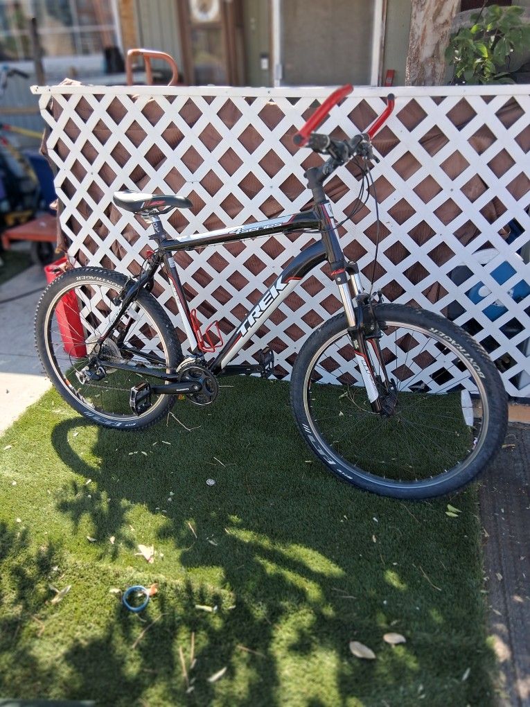 TREK 26in 4series 4300 Mountain Bike