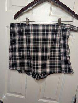 Hot Topic Y2K Vibes Plaid Skort/Skirt/Short Size Small Women's Girls