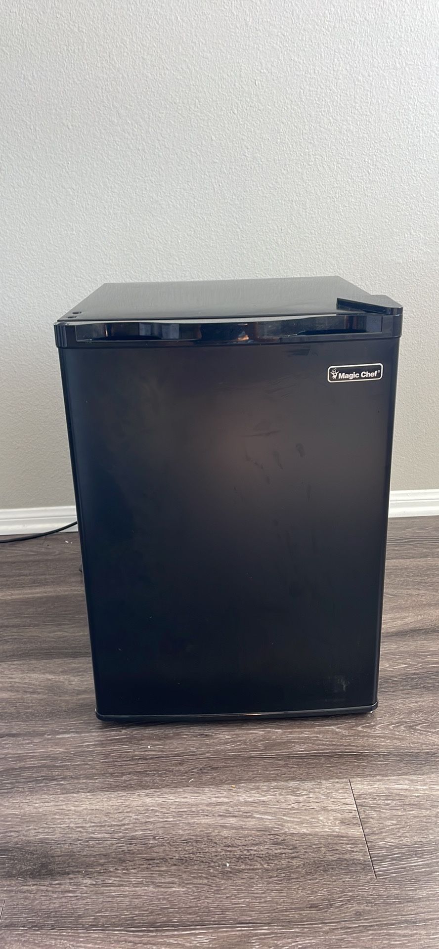 Mini fridge