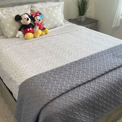 Bedroom Set -  Rooms To Go   