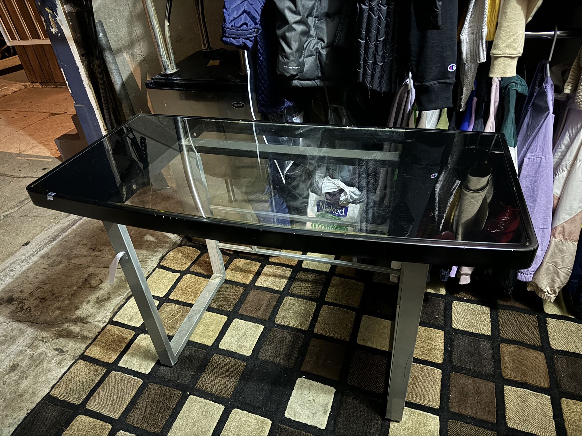 Glass Desk for Sale in Bell Gardens, CA OfferUp