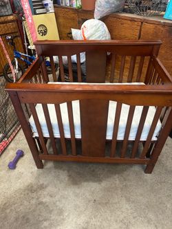 Mini crib