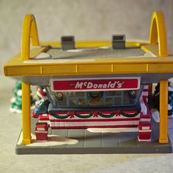 Department 56 McDonald's Snow Village 1997 Ceramic Christmas Piece