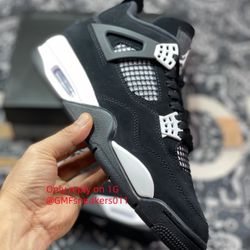 Air Jordan 4 Retro 'White Thunder'