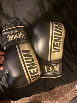 Boxing gloves