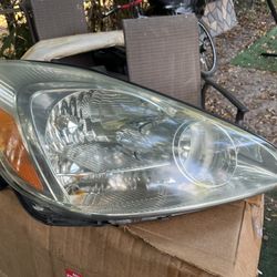 Toyota sienna Headlight Fit , 2004 And 2005