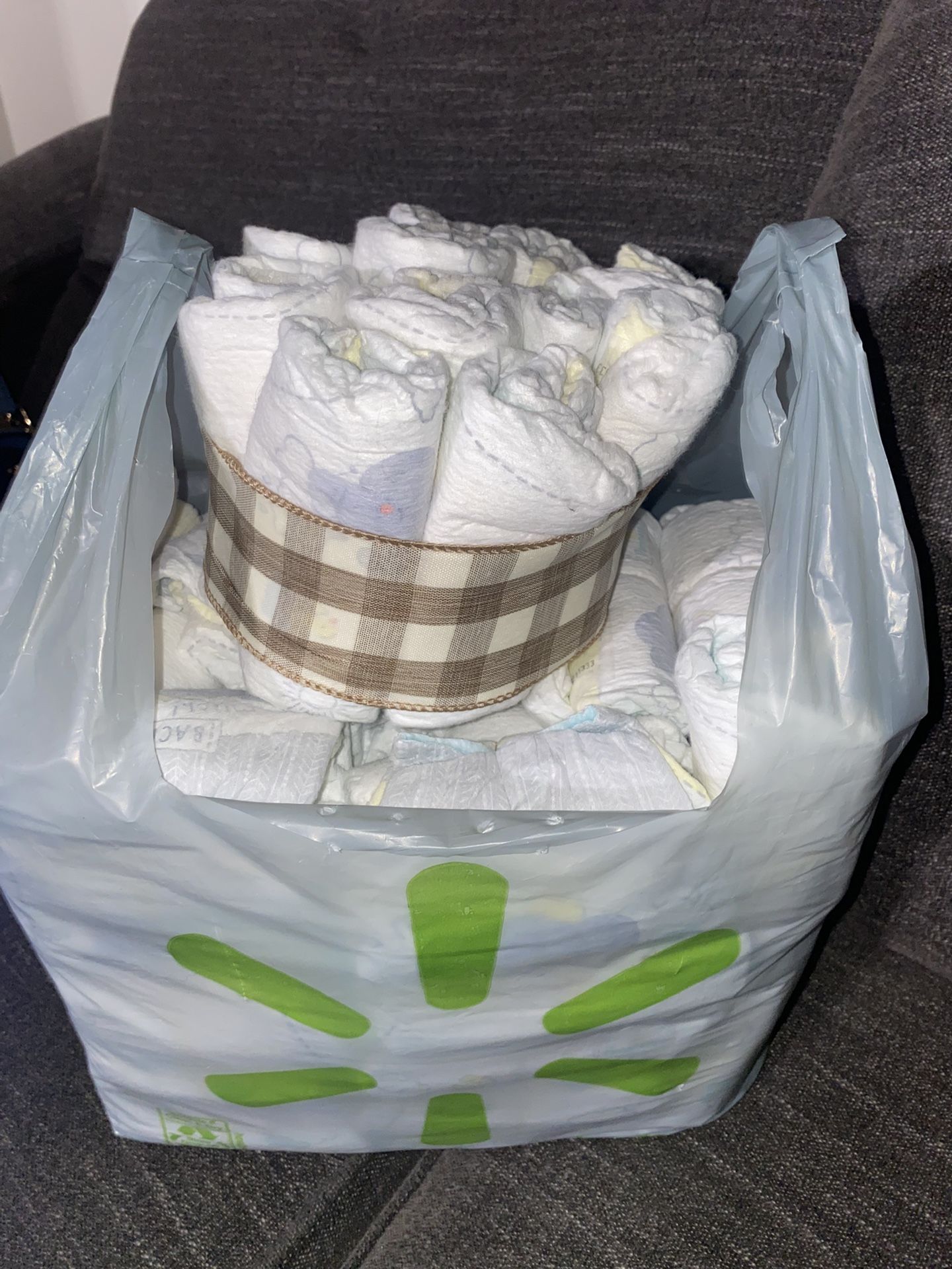 PAMPERS DIAPERS SIZE 1 - 70 count
