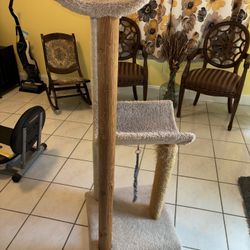 Used cat stand / tree