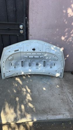 16 to 17 Toyota Prius hood