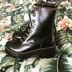 Dr.Martens Womans  (size 9) Leona Vintage  Smooth Boots