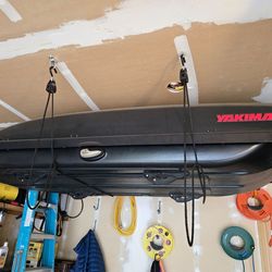 yakima skybox 16 carbonite Black