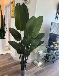 Pretty artificial plant 6 ft tall! Brand New